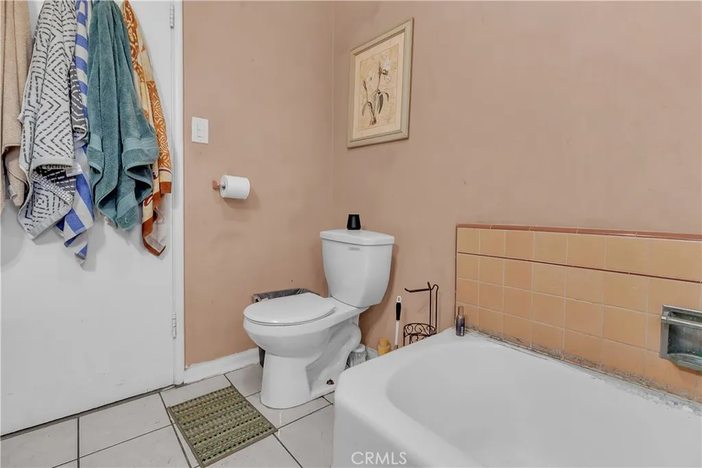 3936 Carlin Ave, Lynwood, California 90262 home-pic-14