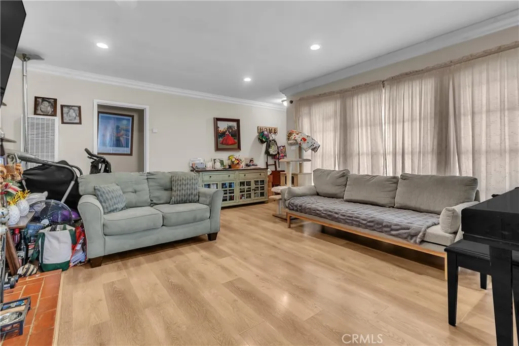 3936 Carlin Ave, Lynwood, California 90262 home-pic-4
