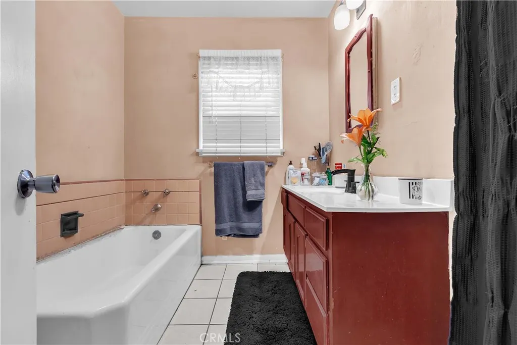 3936 Carlin Ave, Lynwood, California 90262 home-pic-13