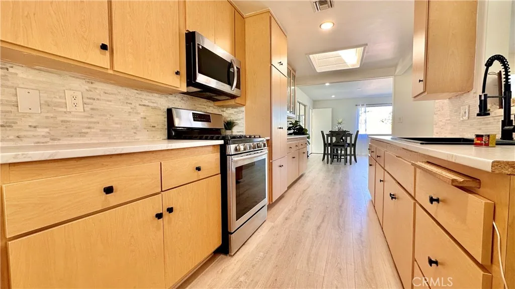 751 W 209th, Torrance, California 90502 home-pic-11
