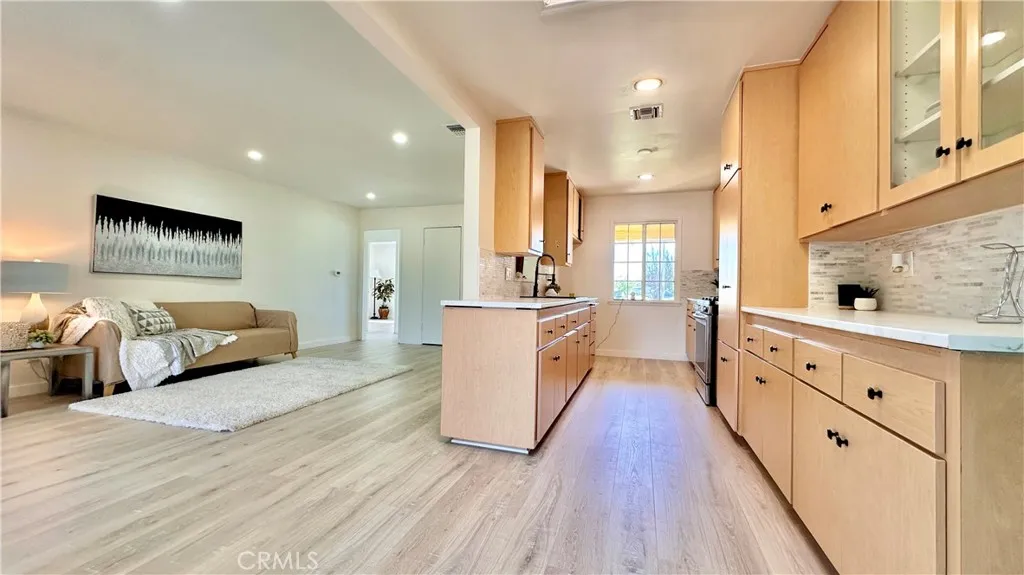 751 W 209th, Torrance, California 90502 home-pic-10