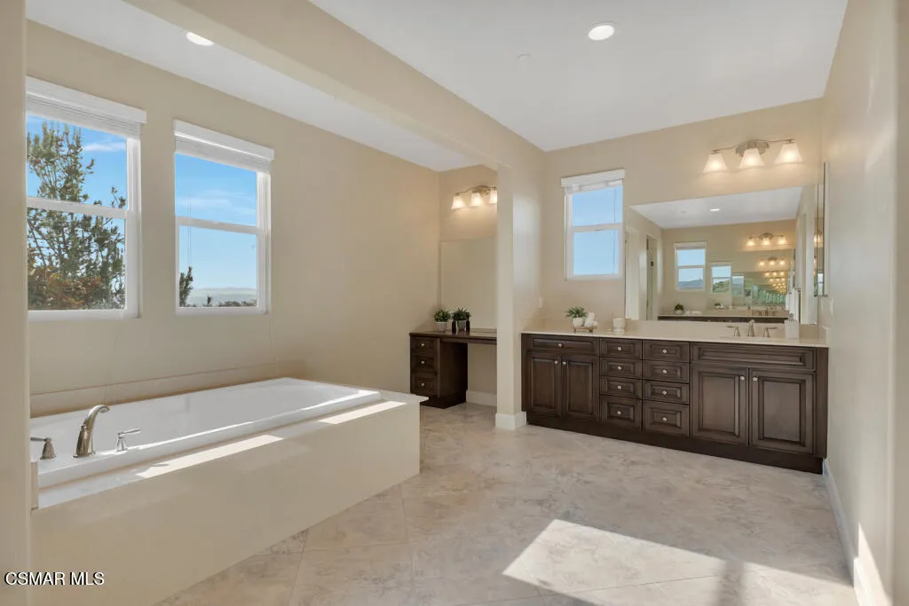 6894 Copper Creek Place, Moorpark, California 93021 home-pic-44