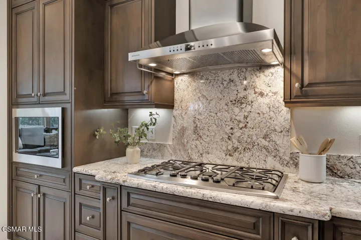 6894 Coppercreek Pl-HsHProd-22