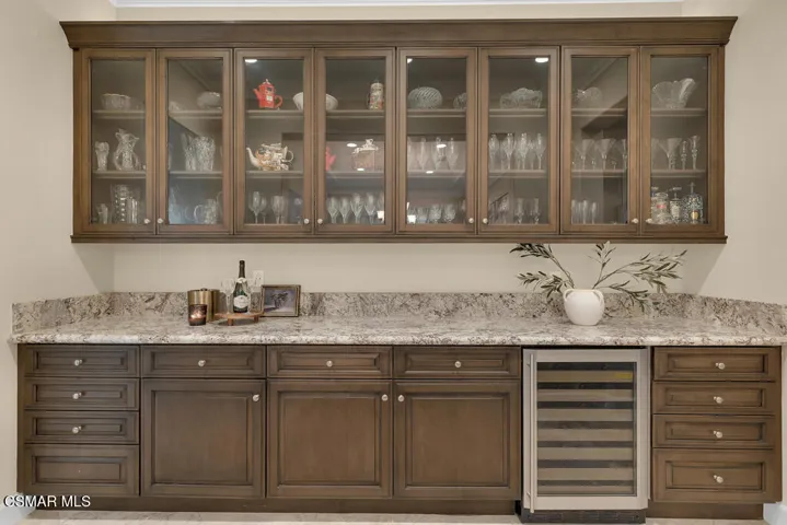 6894 Coppercreek Pl-HsHProd-39