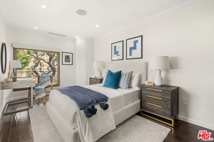 6960 Pacific View Drive, Los Angeles, California 90068