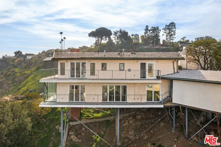 6960 Pacific View Drive, Los Angeles, California 90068