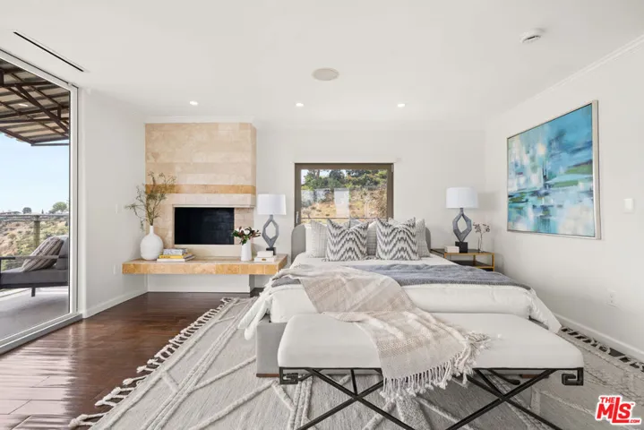 6960 Pacific View Drive, Los Angeles, California 90068