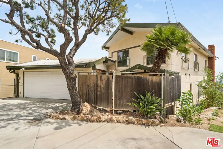 6960 Pacific View Drive, Los Angeles, California 90068