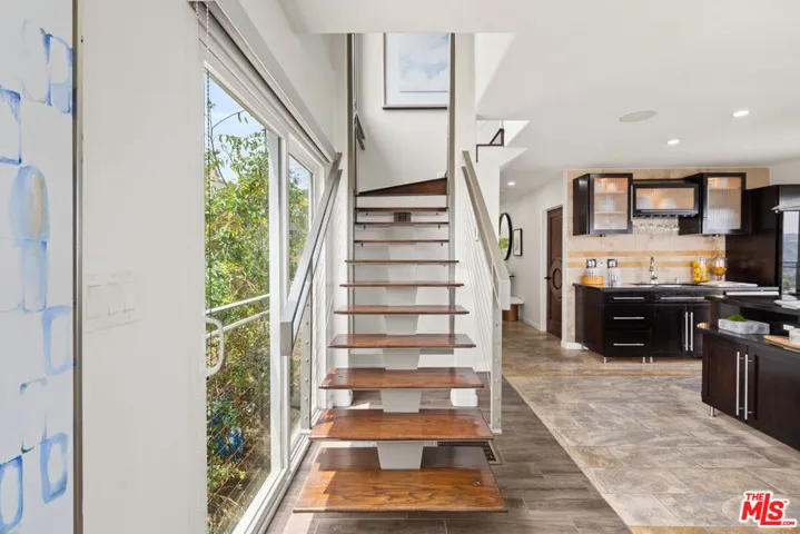 6960 Pacific View Drive, Los Angeles, California 90068