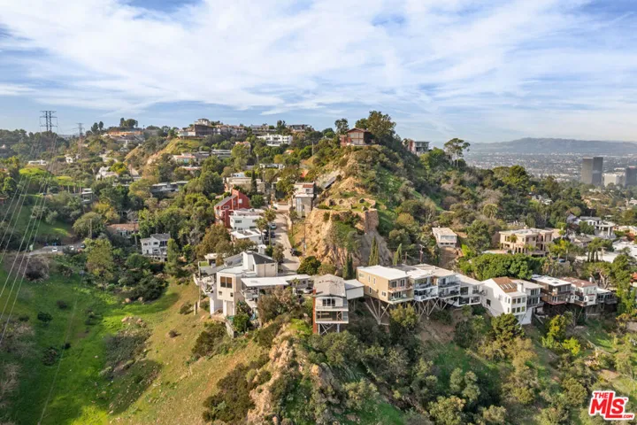 6960 Pacific View Drive, Los Angeles, California 90068