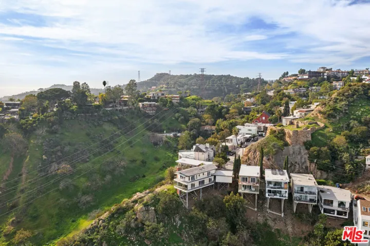 6960 Pacific View Drive, Los Angeles, California 90068