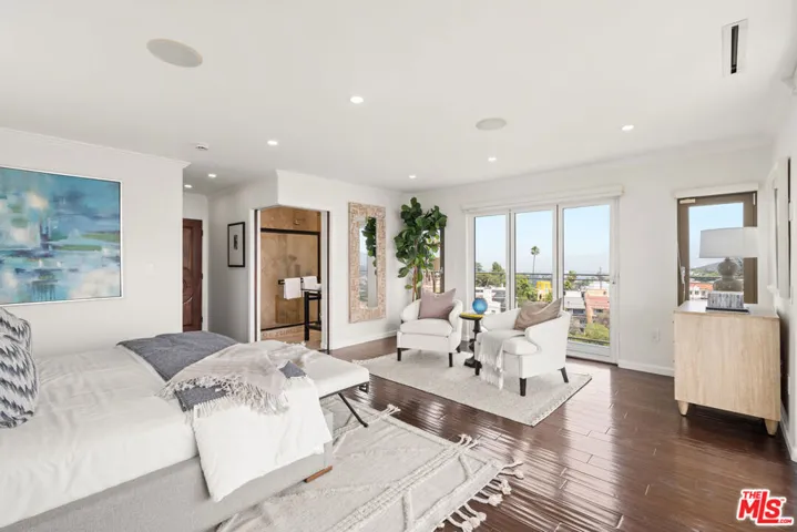 6960 Pacific View Drive, Los Angeles, California 90068