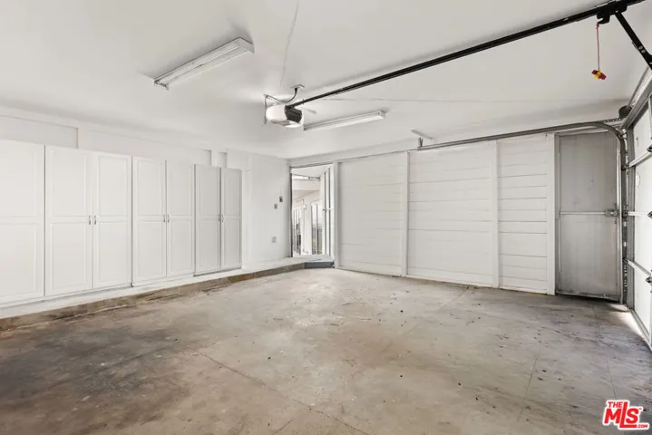 6960 Pacific View Drive, Los Angeles, California 90068