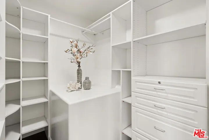 6960 Pacific View Drive, Los Angeles, California 90068
