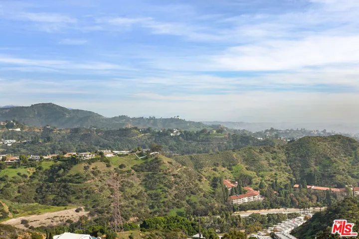 6960 Pacific View Drive, Los Angeles, California 90068