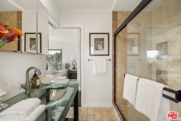 6960 Pacific View Drive, Los Angeles, California 90068