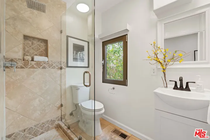 6960 Pacific View Drive, Los Angeles, California 90068