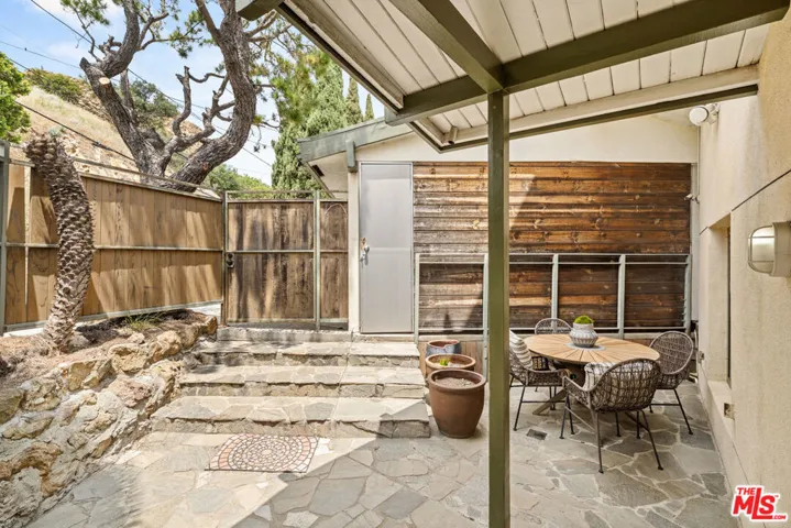 6960 Pacific View Drive, Los Angeles, California 90068