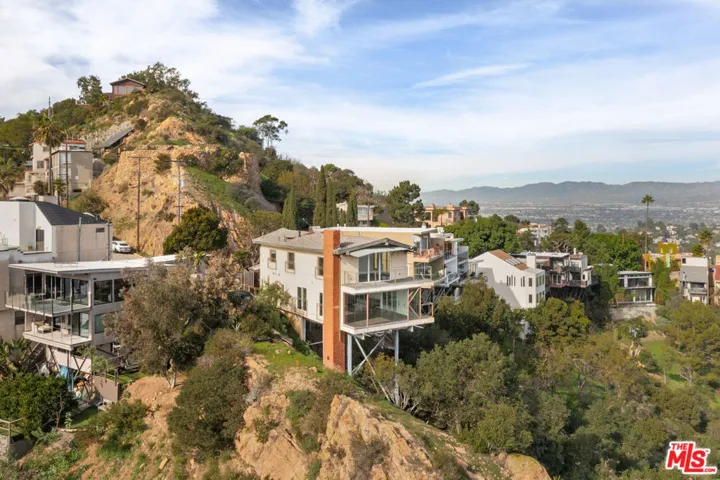 6960 Pacific View Drive, Los Angeles, California 90068