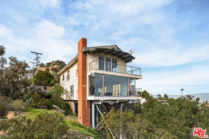 6960 Pacific View Drive, Los Angeles, California 90068