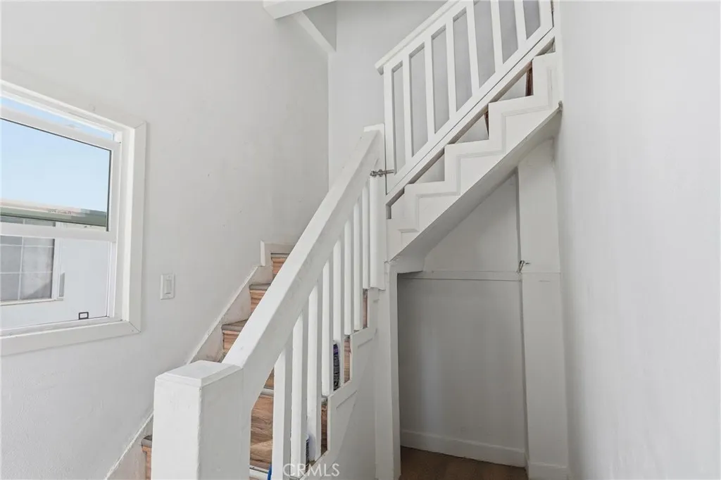 6530 Denver, Los Angeles, California 90044 home-pic-17
