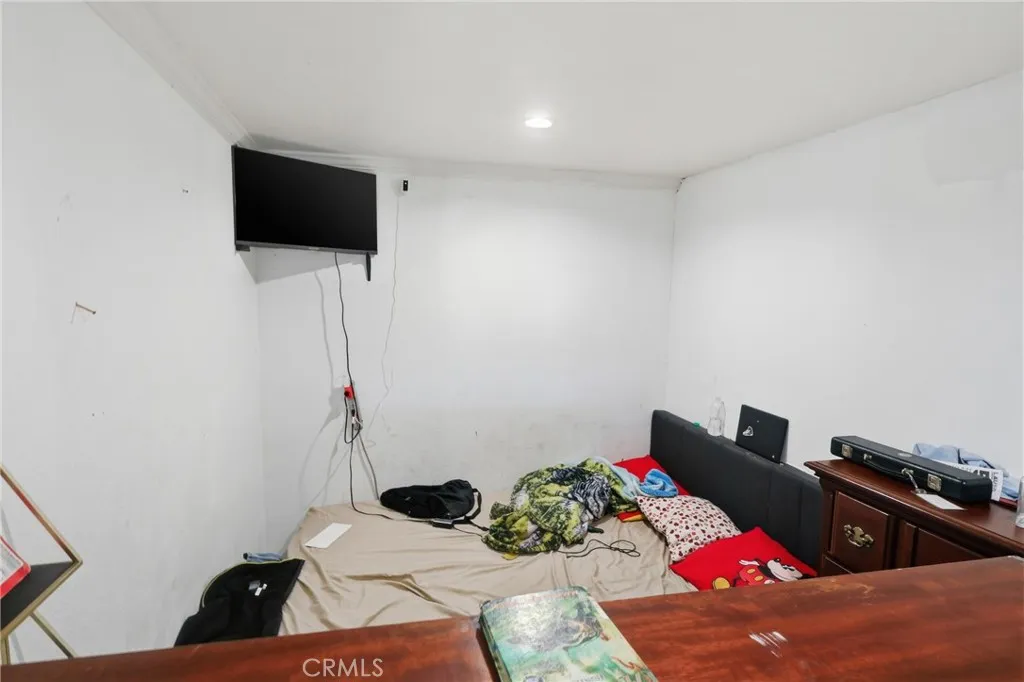 6530 Denver, Los Angeles, California 90044 home-pic-45