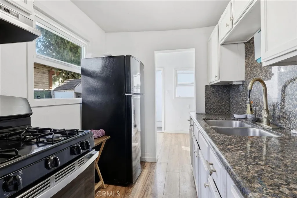 6530 Denver, Los Angeles, California 90044 home-pic-16