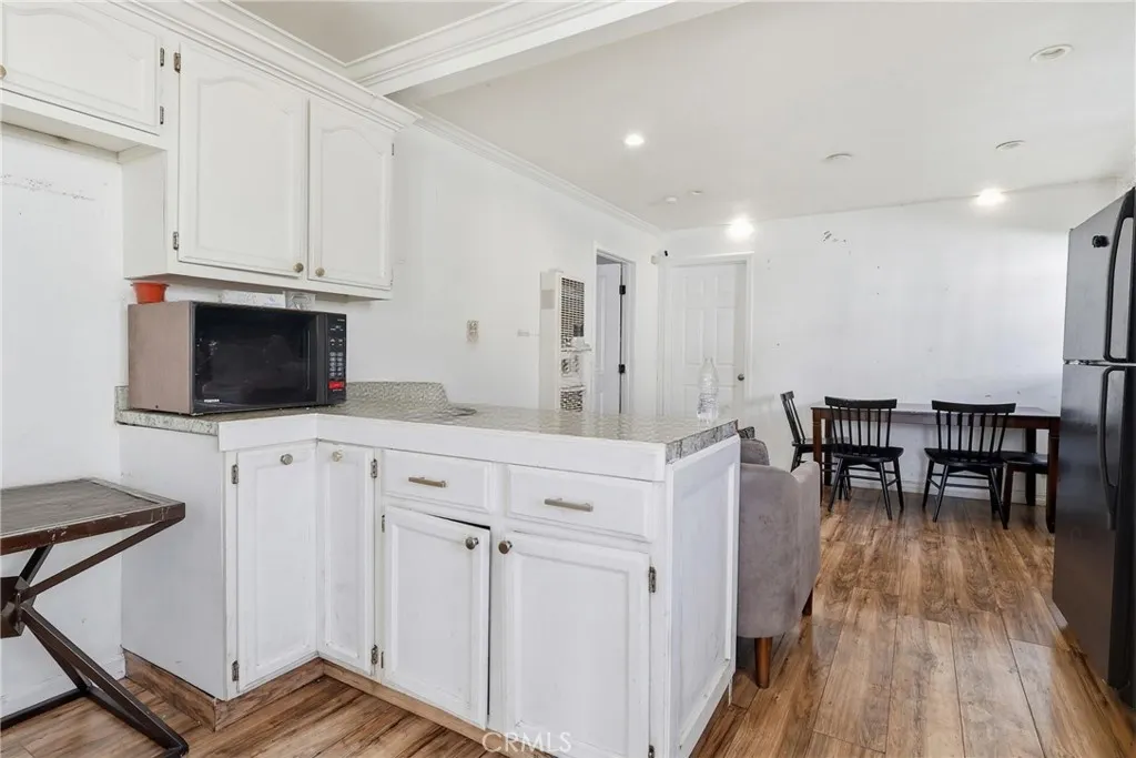 6530 Denver, Los Angeles, California 90044 home-pic-39