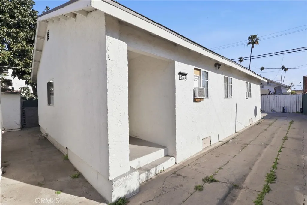 6530 Denver, Los Angeles, California 90044 home-pic-36