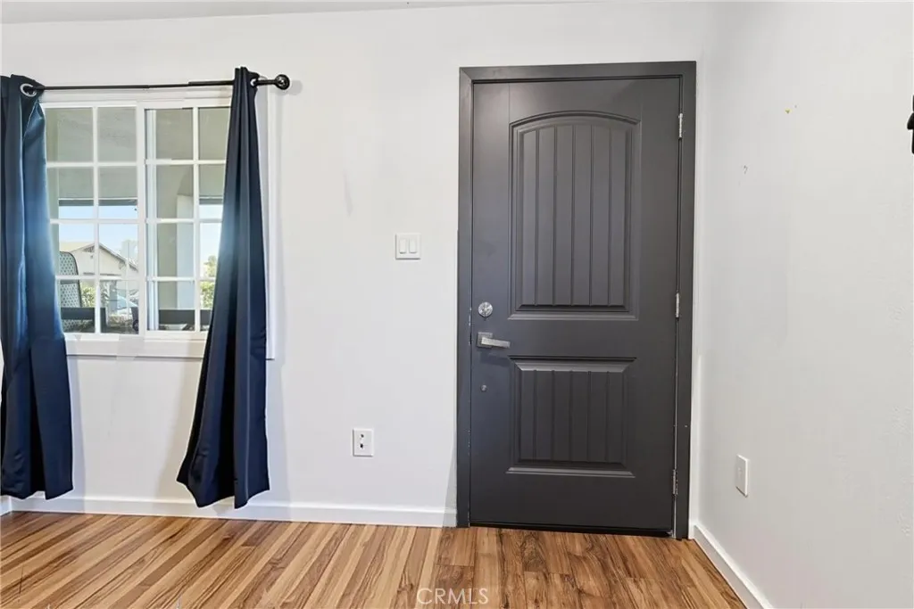 6530 Denver, Los Angeles, California 90044 home-pic-8