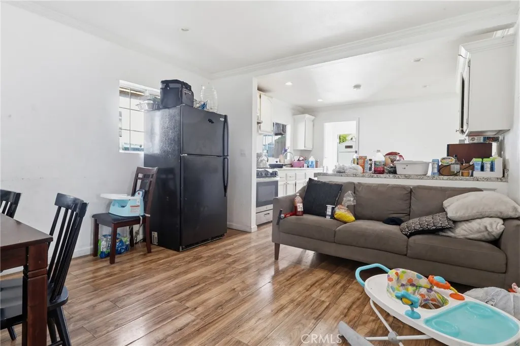 6530 Denver, Los Angeles, California 90044 home-pic-42