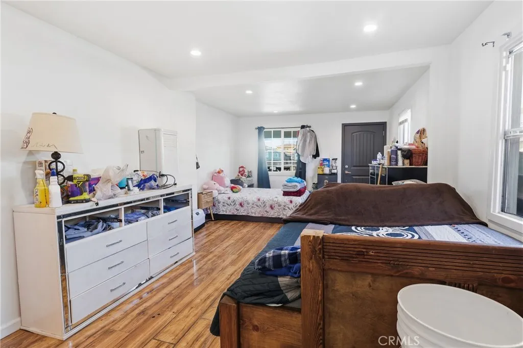 6530 Denver, Los Angeles, California 90044 home-pic-13