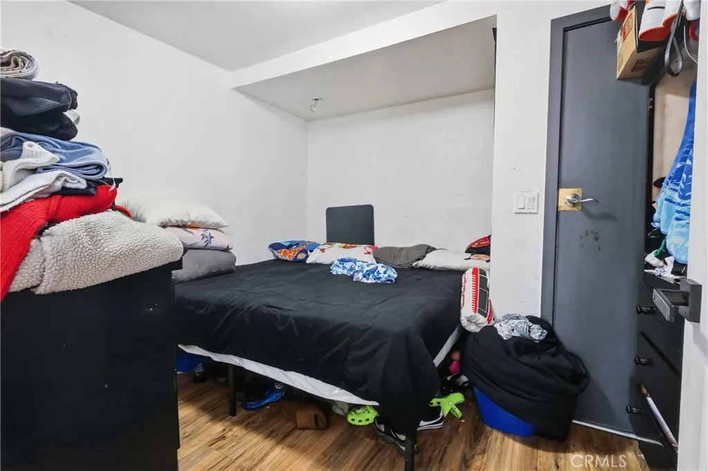 6530 Denver, Los Angeles, California 90044 home-pic-33