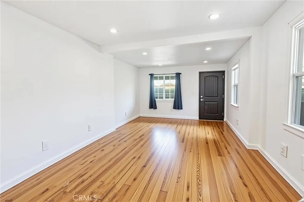 6530 Denver, Los Angeles, California 90044 home-pic-14