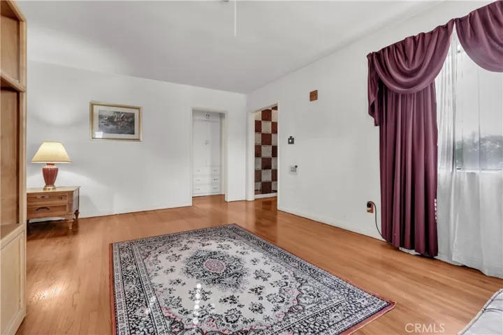 9415 Annetta, South Gate, California 90280