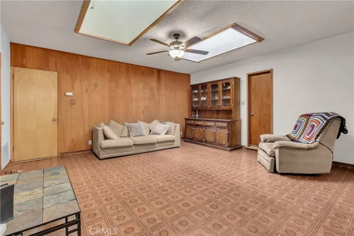 9415 Annetta, South Gate, California 90280