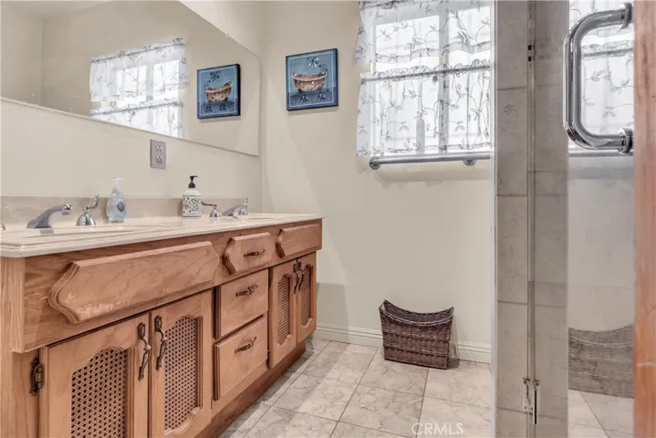 9415 Annetta, South Gate, California 90280