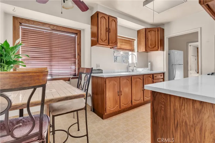 9415 Annetta, South Gate, California 90280