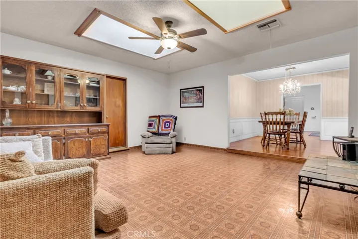 9415 Annetta, South Gate, California 90280