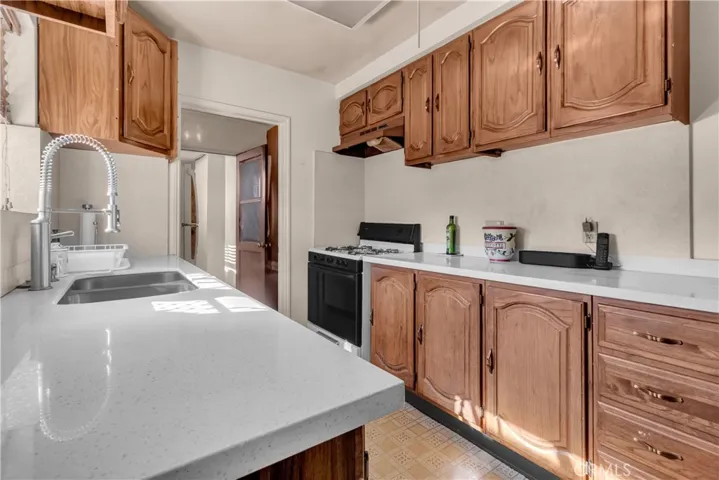9415 Annetta, South Gate, California 90280
