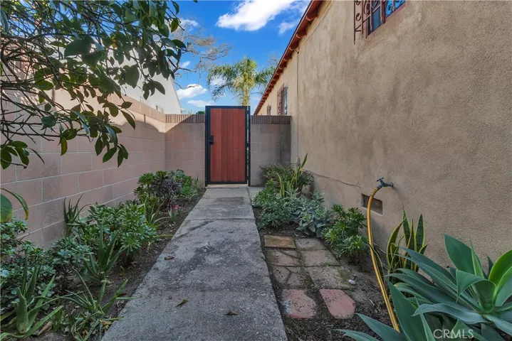 9415 Annetta, South Gate, California 90280