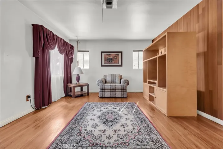 9415 Annetta, South Gate, California 90280