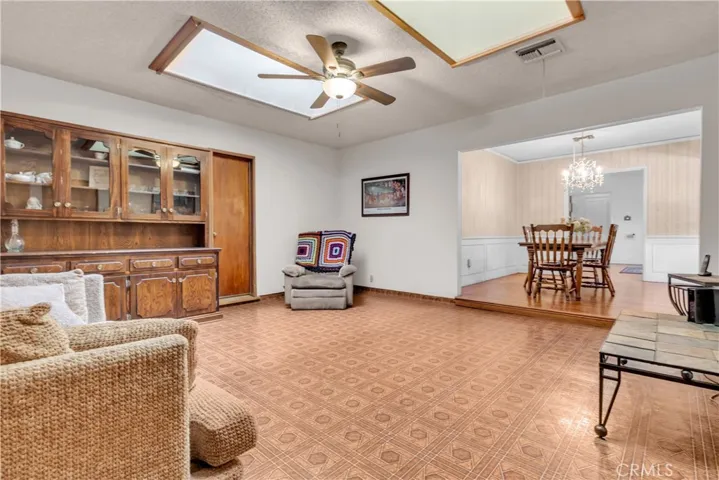 9415 Annetta, South Gate, California 90280