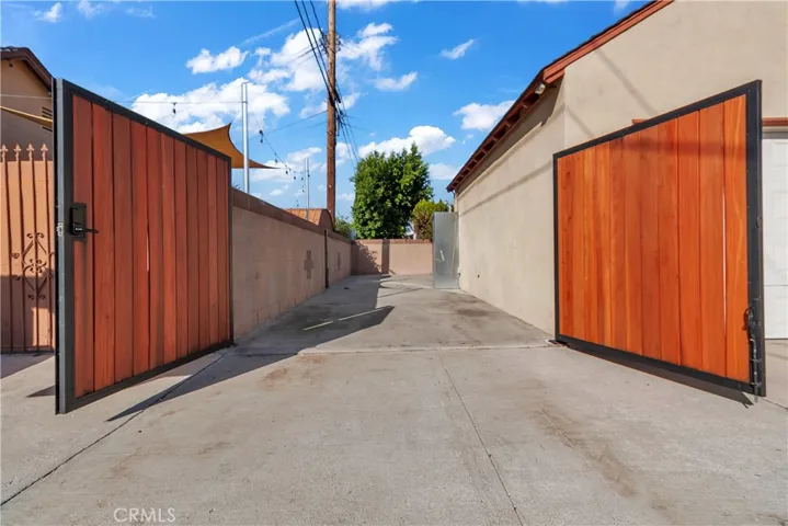 9415 Annetta, South Gate, California 90280