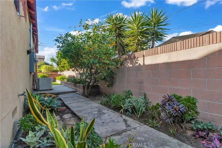 9415 Annetta, South Gate, California 90280