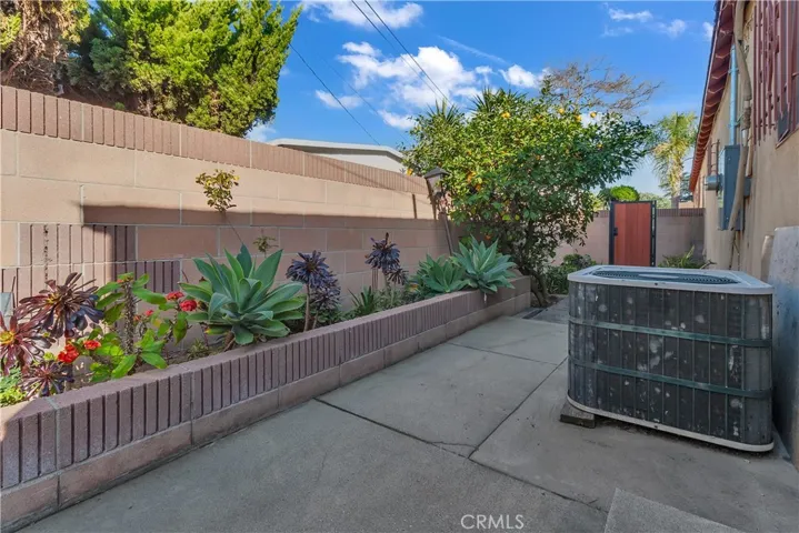 9415 Annetta, South Gate, California 90280