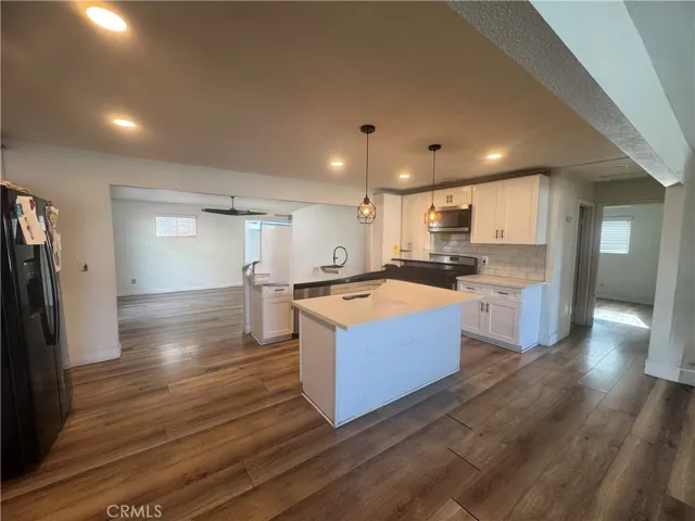 OPEN KITCHEN