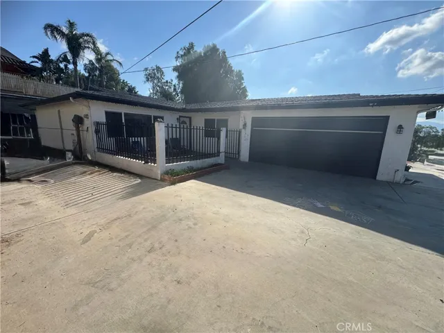 FRONT PATIO