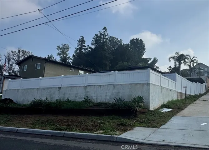 FRONT FENCE