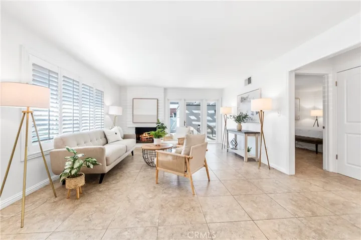 11474 Shippigan, Cypress, California 90630